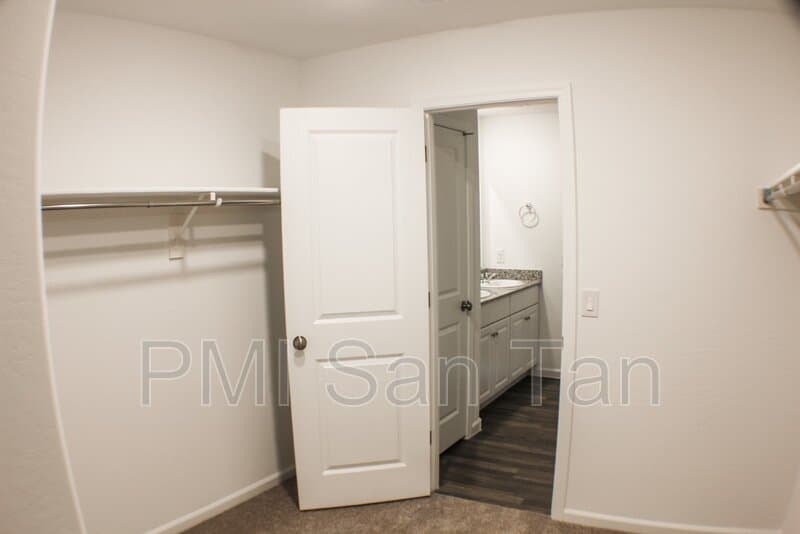 Casa Grande House: 1389 East Jaycie Lane
