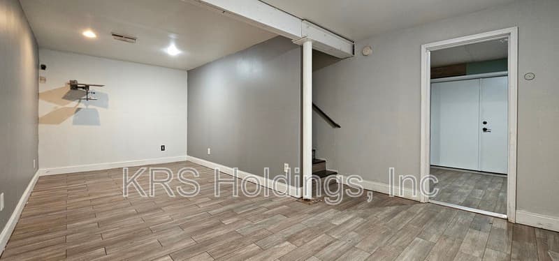 Williamsburg House: 107 Pleasant Point