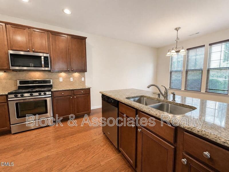 Wake Forest House: 1429 Kirkwood Hill Way