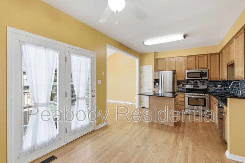 Sterling House: 46670 Cavendish Sq