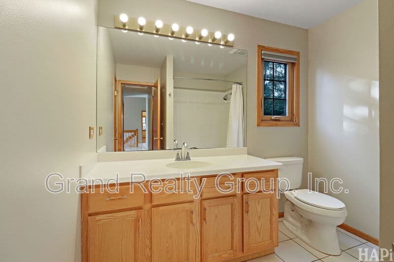 Lake Villa House: 128 Juniper Court
