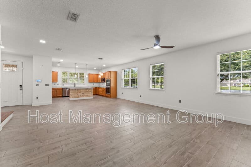 Windermere Townhome: 13701 Beckman Dr.