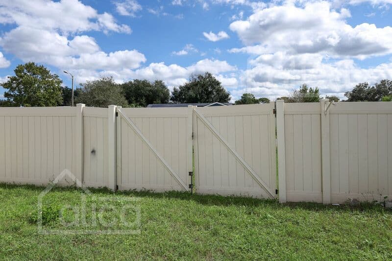 Orlando House: 3810 Cedarwaxwing Ave