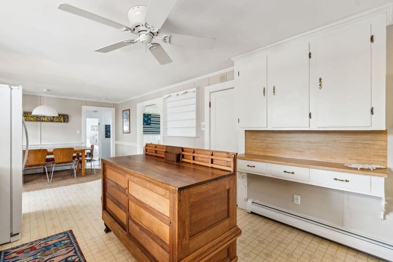 Wells House: 240 Island Beach Road