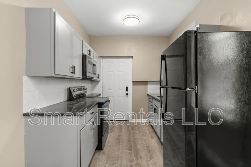 St. Louis Condo: 4209 Ellenwood Avenue - 202