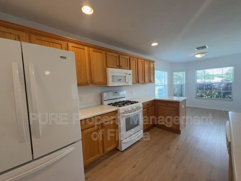 Ocala House: 15939 SW 14th Avenue Rd