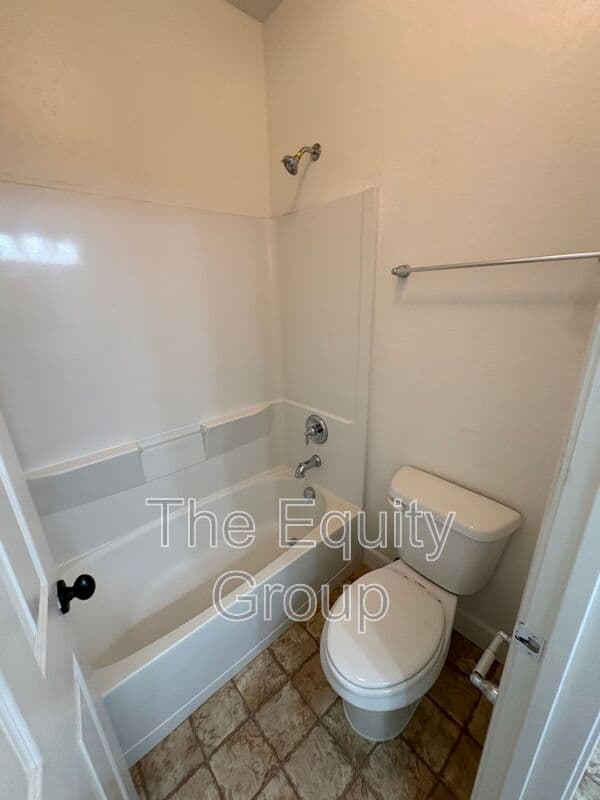 Visalia House: 3116 W Buena Vista