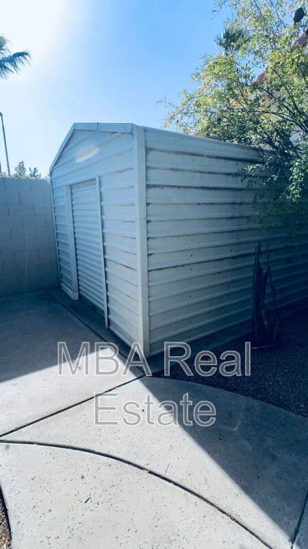 Tempe House: 7740 S Terrace Rd