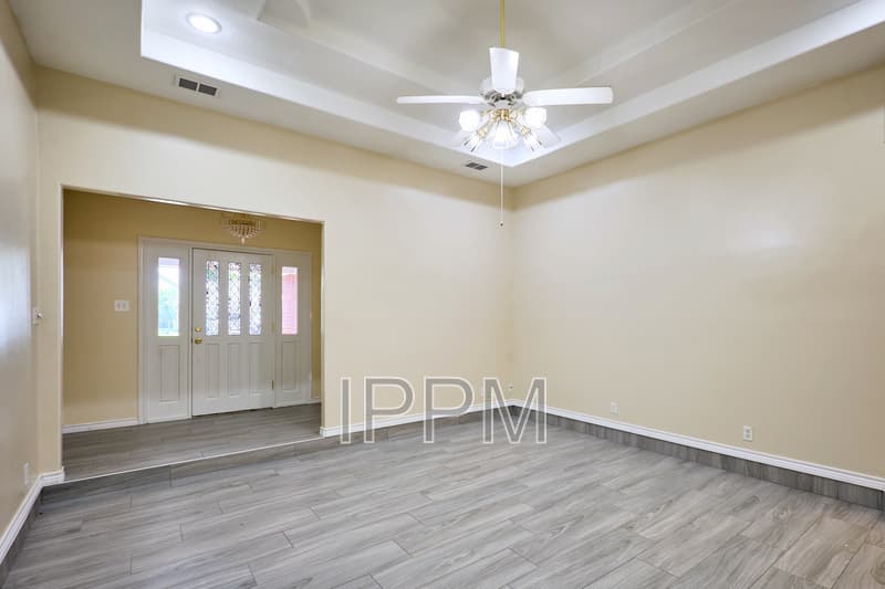 Harlingen House: 2609 Thomas Ln