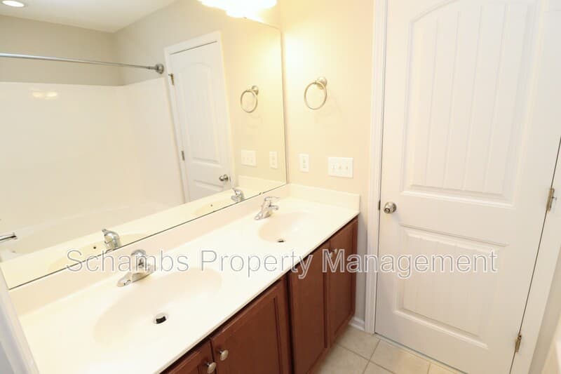 Cary House: 5045 Lalex Ln