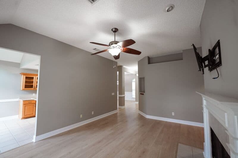 Richmond Hill House: 909 Young Way