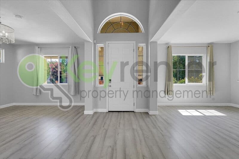 Lincoln House: 1740 Allenwood Circle