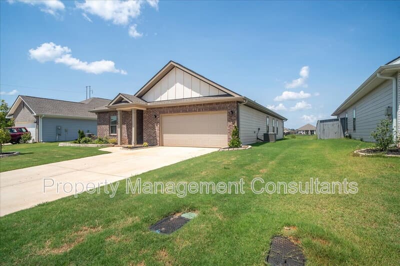 Huntsville House: 154 Lillian Farms Boulevard