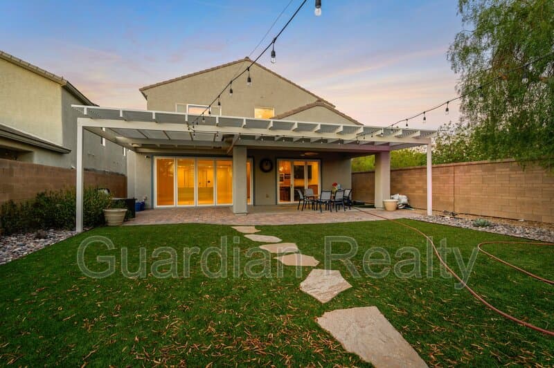 Henderson House: 2485 Sturrock Dr