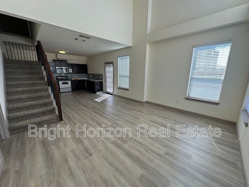 Hurst Condo: 3629 Valley Vista Drive