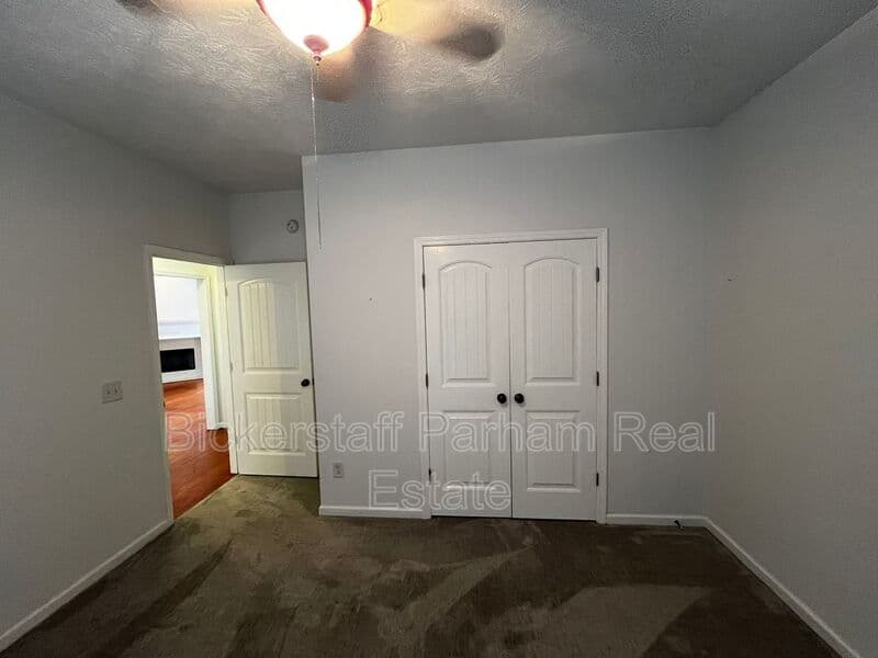 Columbus House: 7013 Imperial Way