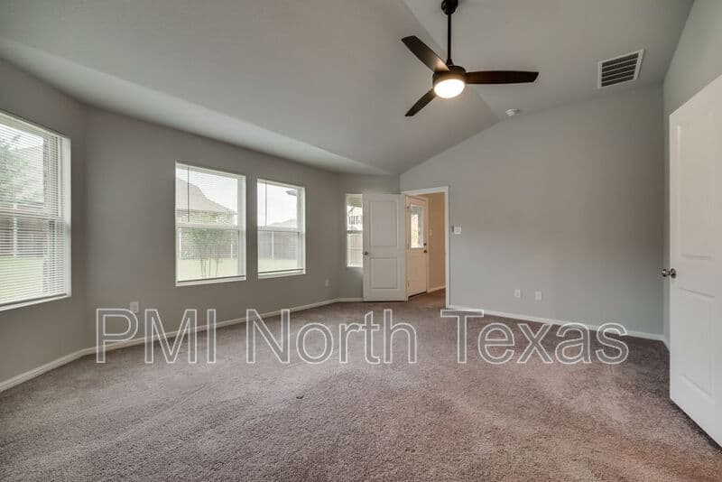 Celina House: 4544 Hemingway Ave