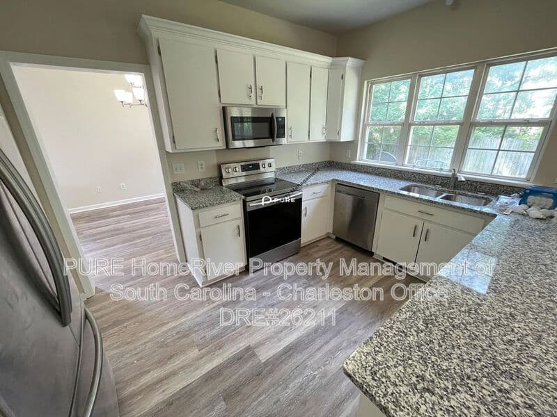 Ladson House: 180 Ponderosa Dr