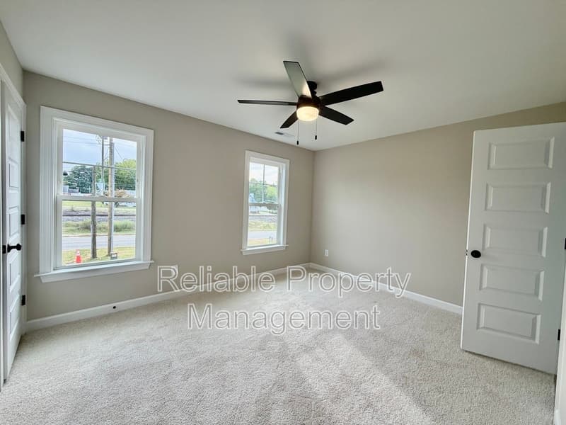 Pine Level Townhome: 422 W Main St