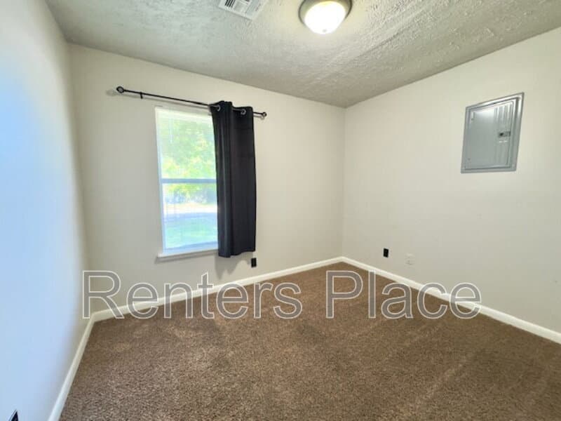 Claremore House: 302 W 8th St