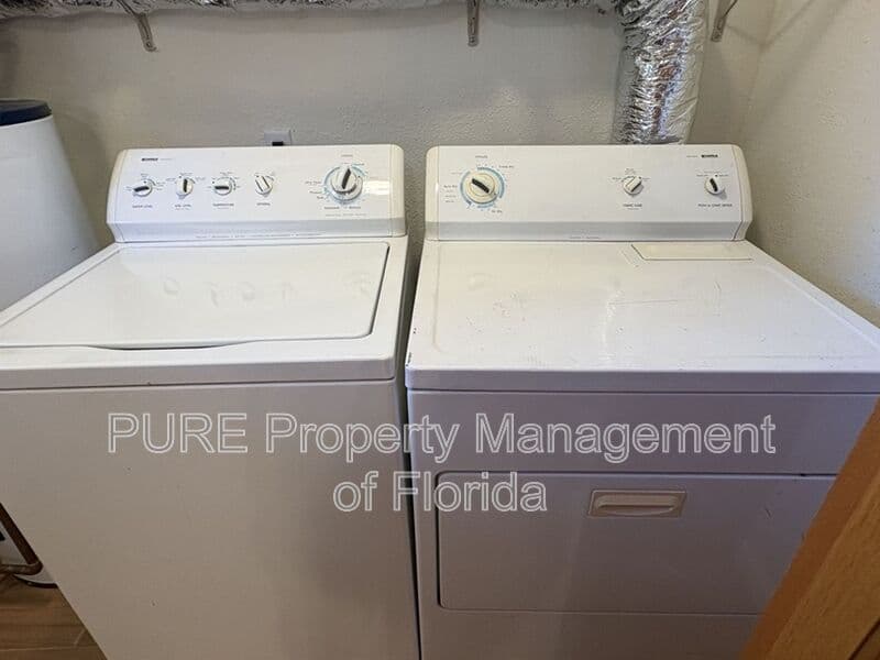 Ocala House: 6807 NW 62nd Place
