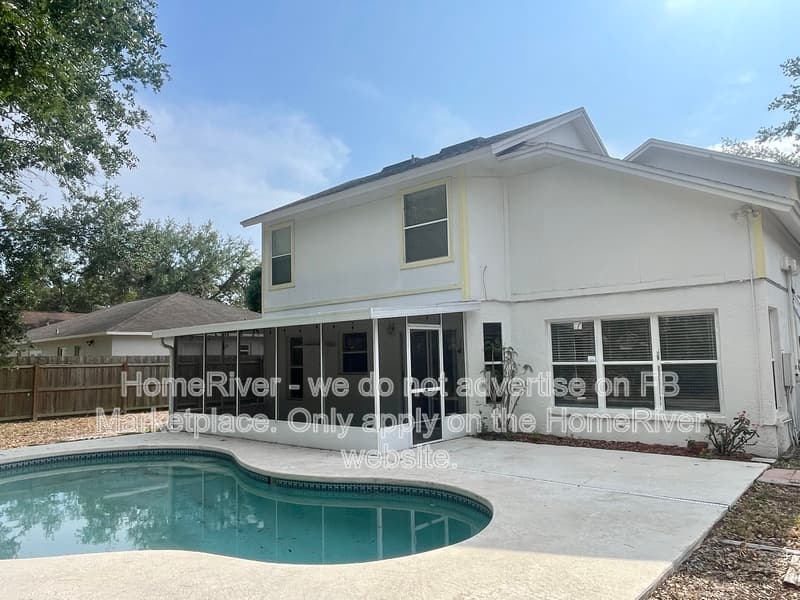 Riverview House: 9810 Sunnyoak Dr