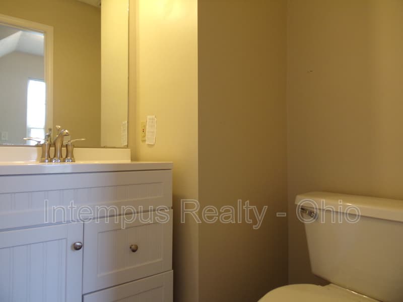 Columbus House: 7839 Meadowhaven Blvd