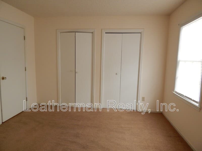 Florence Condo: 738-E Coventry Lane
