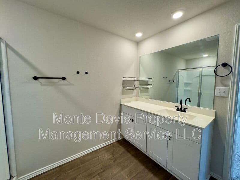 Austin House: 5813 Xene Dr