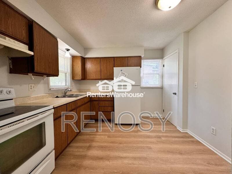 Des Moines House: 1332 E 37th St