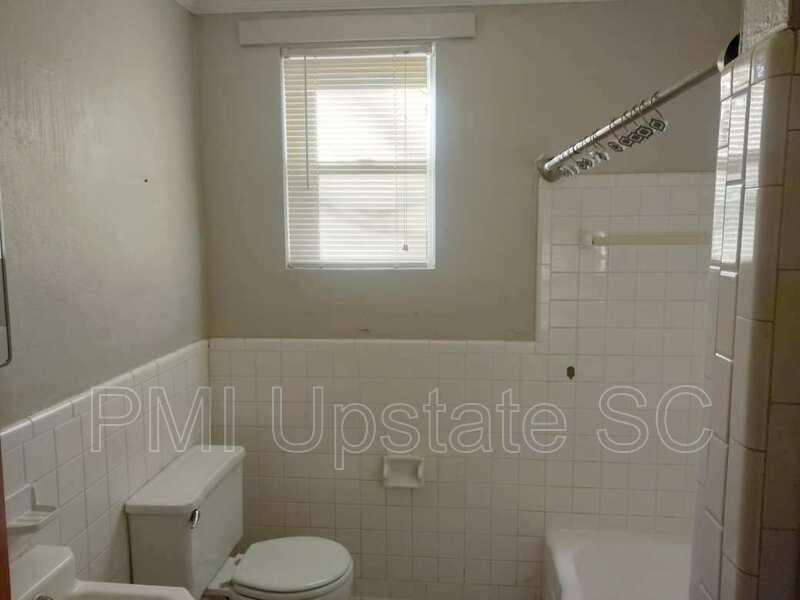 Laurens Condo: 7b Harts Court