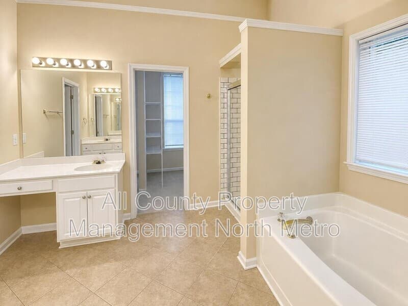Alpharetta House: 2720 Two Rock Court