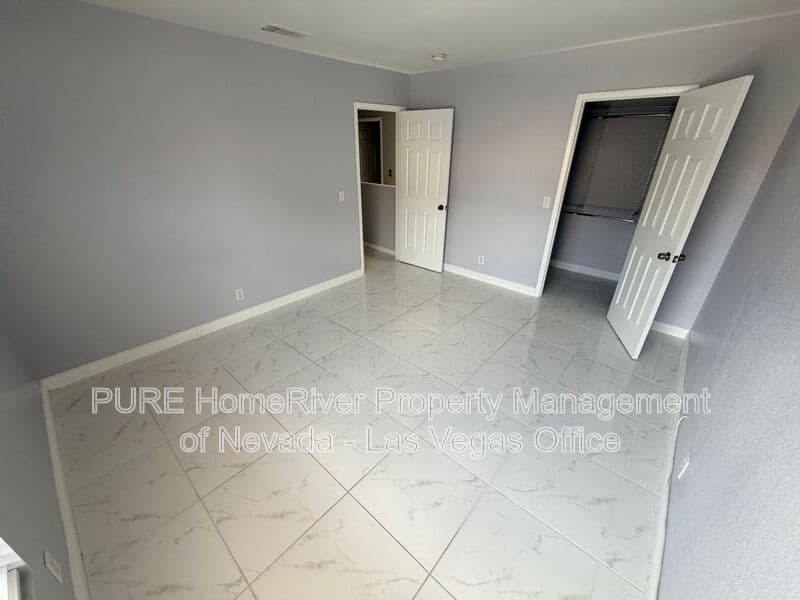 Henderson House: 2832 Mill Point Dr.