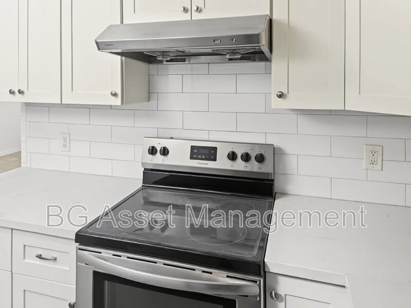 Richmond Condo: 5308 Columbia Ave