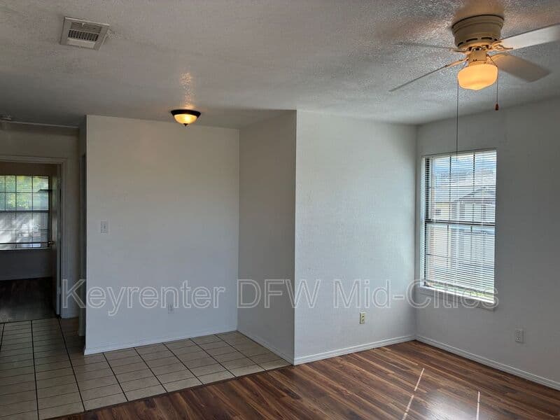 Fort Worth House: 13320 White Settlement Road