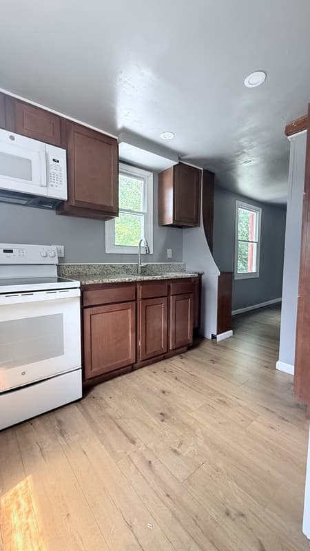 Pittsburgh House: 220 Idlewood Road