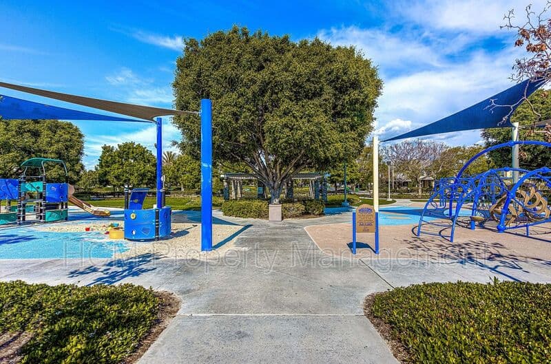 Irvine House: 315 Silk Tree Street