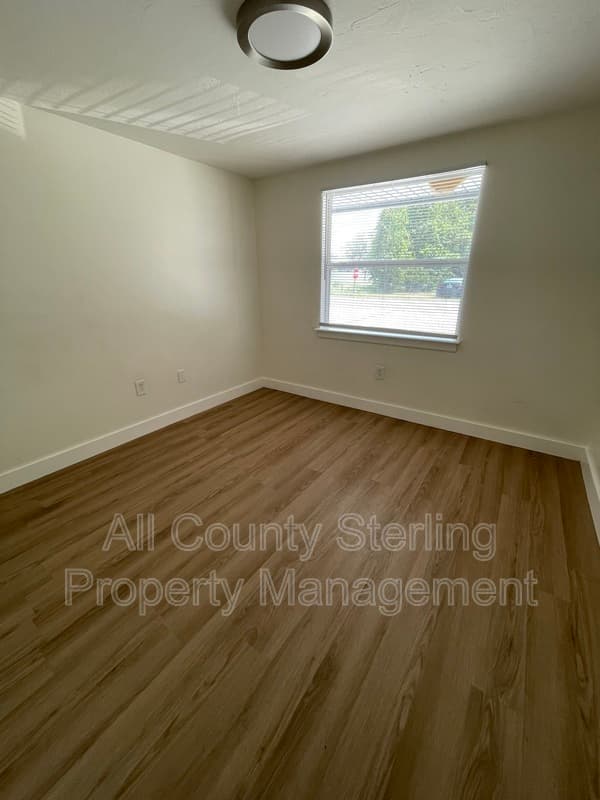 Lake City Apartment: 201 SE Beech Street