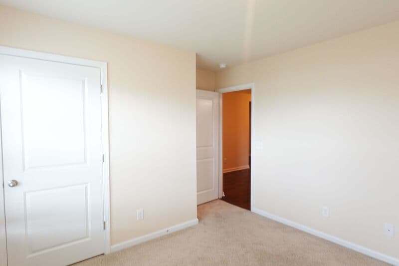 Pooler House: 44 Hawkhorn Ct