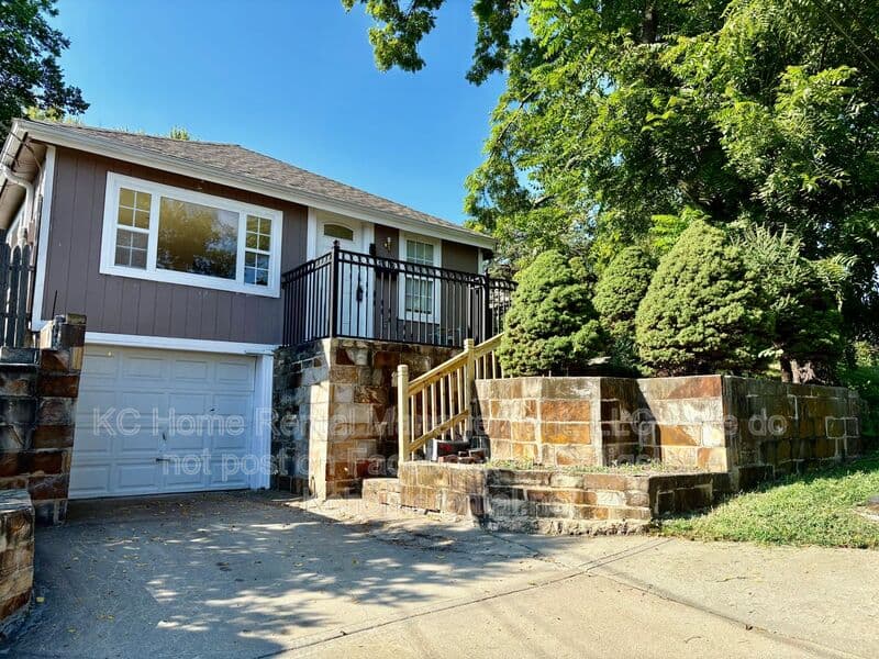 Kansas City House: 2817 West 41st Avenue