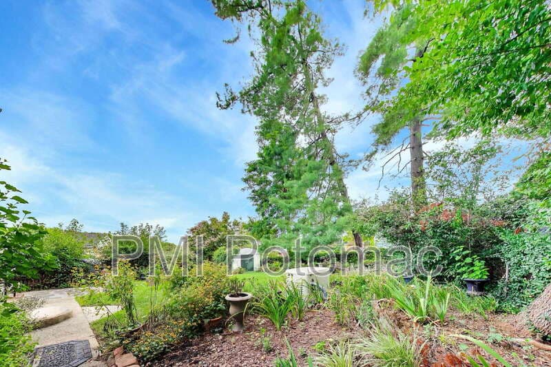 College Park House: 3510 Marlbrough Way