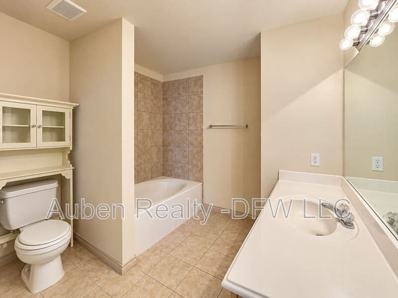 Fort Worth House: 3933 Fernando Drive