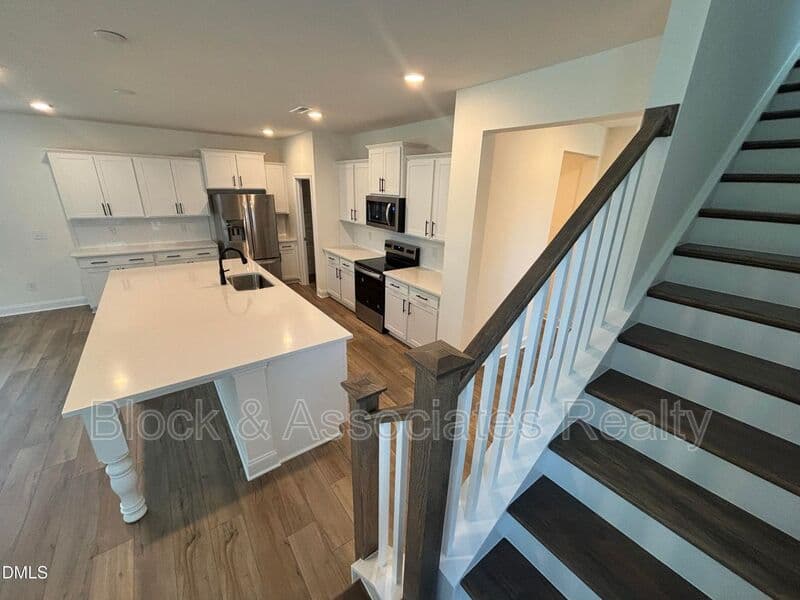 Raleigh House: 5128 Ranger Grove Way