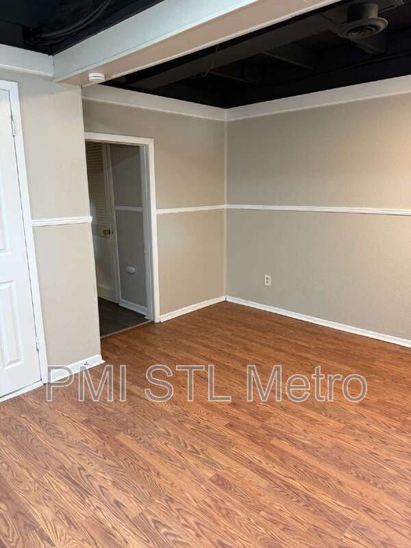 St. Louis House: 5548 Jennings Station Road