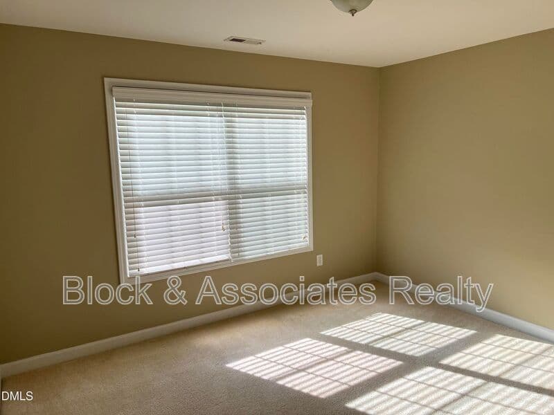 Cary House: 936 Bentbury Way