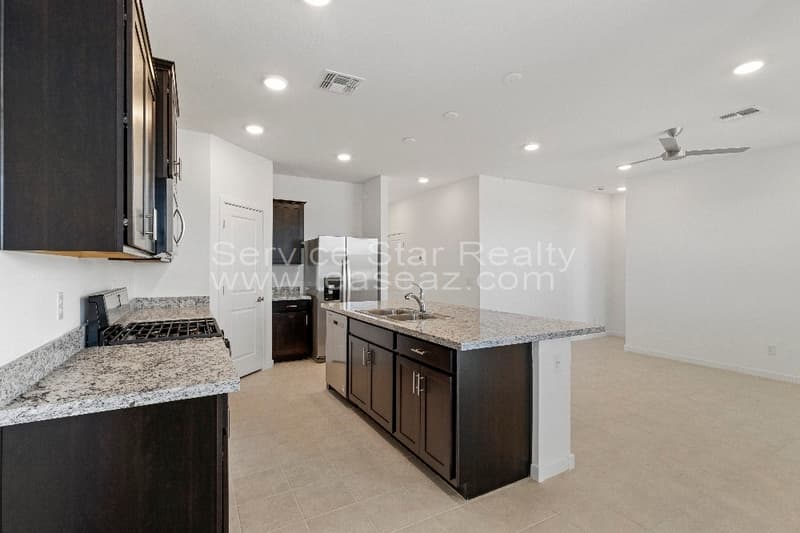 Surprise House: 25285 N 144th Ln