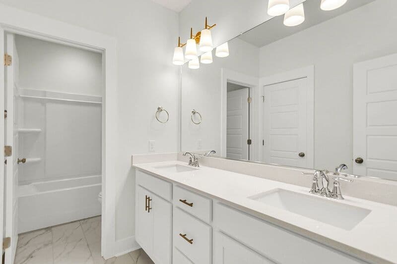 Summerville Townhome: 254 Symphony Ave