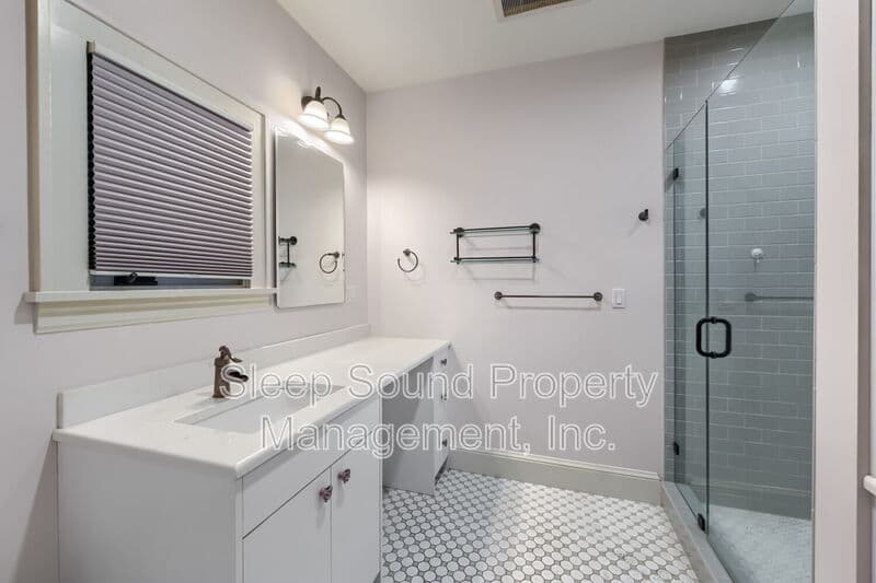 Portland House: 3835 SE Ankeny Street