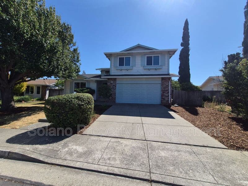 Fairfield House: 5023 Oakbrook Cir