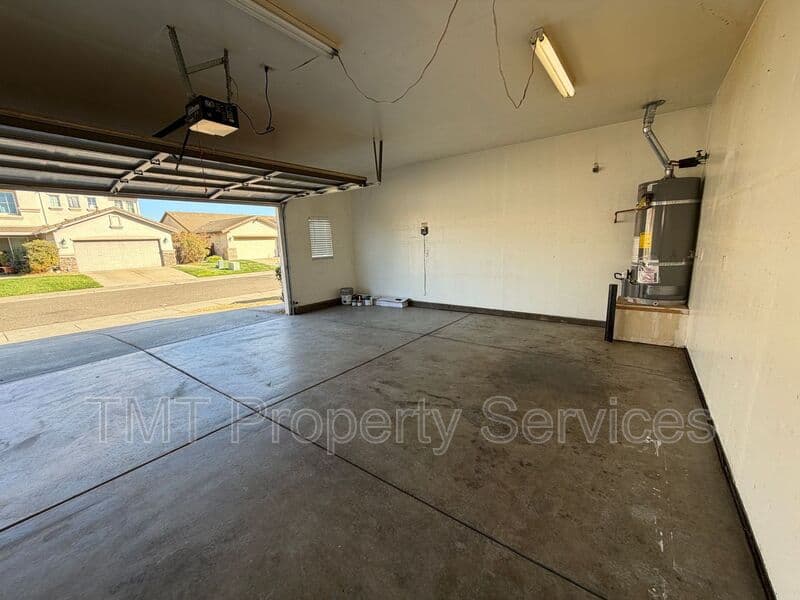 Elk Grove House: 9348 Sierra Spring Way